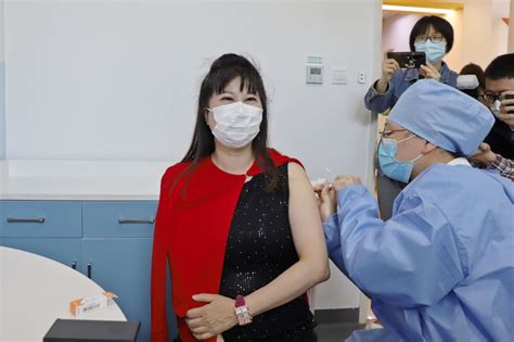 “这两针，打的是安心”——台胞上海疫苗接种记-千龙网·中国首都网
