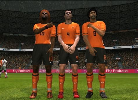 荷兰足球三剑客-荷兰足球三剑客,荷兰,足球,三,剑客 - 早旭阅读