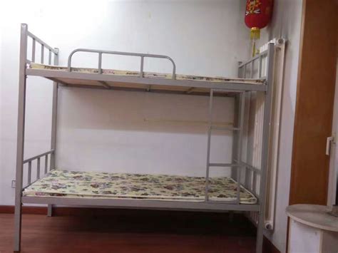 厂家公寓床学生床员工宿舍铁床组合床上床下桌大学公寓床-阿里巴巴