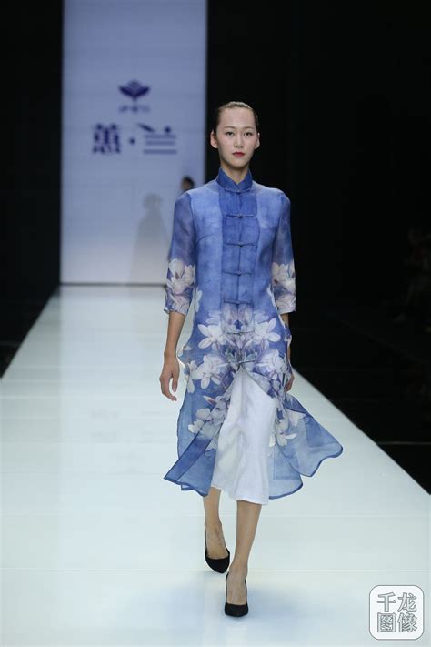 伊里兰品牌亮相2016北京时装周 发布“四季”女装产品（图）（18）-千龙网·中国首都网