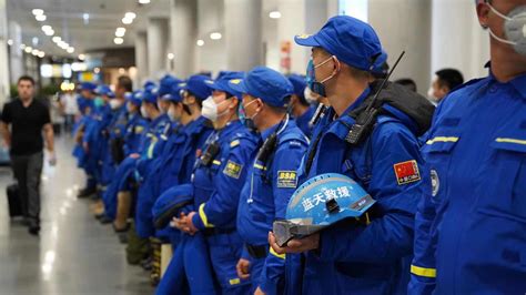 海南蓝天救援队队员与大部队集结后，正飞赴土耳其地震灾区参与救援-新闻中心-南海网