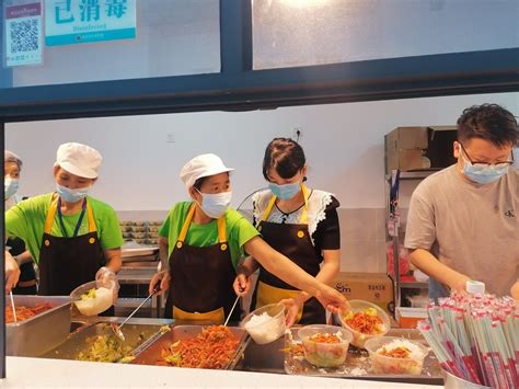 日配送超8000份餐食 市中心医院全力保障医患及时用餐 - 首都医科大学附属北京安贞医院南充医院（南充市中心医院、川北医学院附属南充市中心医院）