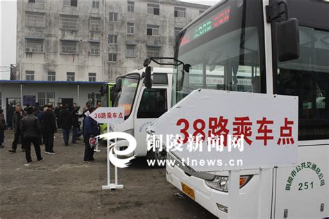 彻底解决出行问题 胶州“河里三村”居民坐上了新公交车-半岛网