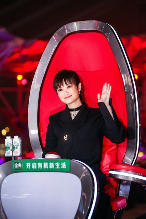 专访《中国好声音》导师、著名歌手李宇春：我不想站在通往流行的道路上