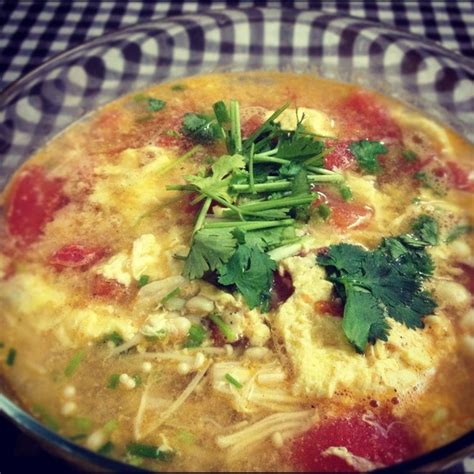 【番茄金针菇鸡蛋汤的做法步骤图，怎么做好吃】EchoMoo_下厨房