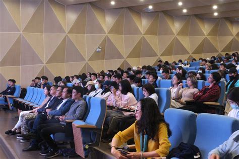 我校举办专题讲座开展“互联网+”大学生创新创业项目指导-云南艺术学院