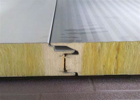 岩棉彩钢复合瓦 75厚铁皮彩钢屋面板 房盖彩钢岩棉板价格