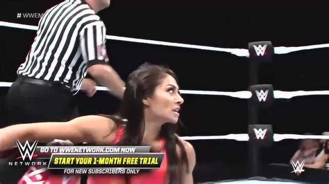 WWE美女选手的出场方式，一个比一个惊艳_腾讯视频