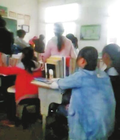 男老师与女生课堂上互殴 学生：当时都吓蒙了(图)_新闻频道_中国青年网