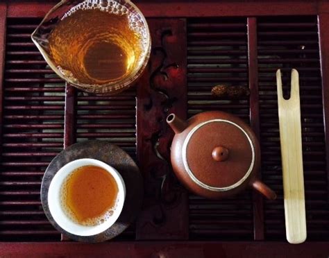 专访邓时海：普洱茶怎么品？普洱茶的适饮期怎么看？纯干货分享！_普洱藏家馆_新浪博客