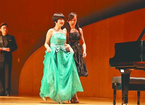 【济南时报】盲人钢琴女孩 指尖弹奏光明-山东艺术学院SHANDONG COLLEGE OF ARTS