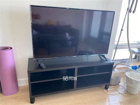 出售二手电视机 沙发 智能电视机九成新 四周保护膜都还没撕掉 $350 原价六