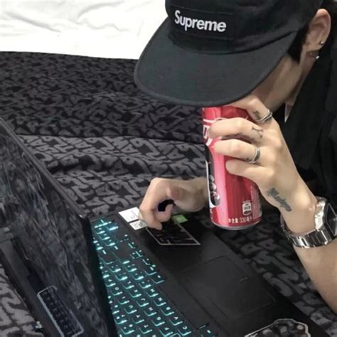 自拍男头男图部位图图片