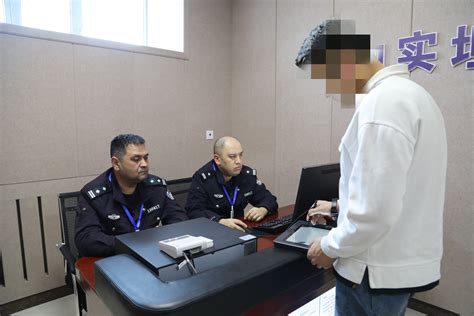 新疆库尔勒市警方侦破特大抢劫杀人案中案_新浪新闻