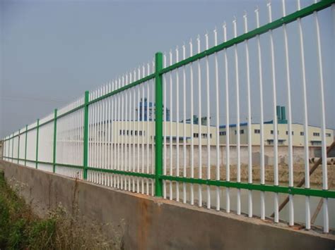 厂家直销锌钢护栏 厂区围栏 围墙护栏 锌钢围墙栏杆 小区围墙护栏-阿里巴巴