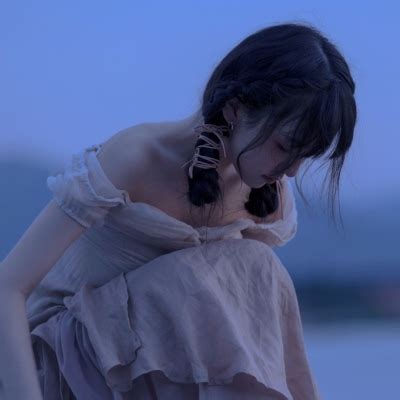 甜美女生头像小清新侧颜