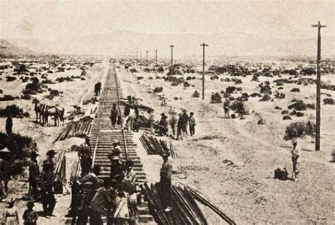 民国时期老照片：富人在影楼照相，最后一张工人在修铁路__凤凰网