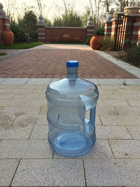 塑料水桶 10L家用纯净水透明手提水桶 便携PET圆桶矿泉水桶批发-阿里巴巴