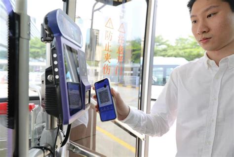一码通行！香港和深圳公交地铁乘车码互通|界面新闻