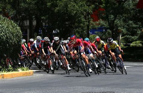 2022“天佑德杯”第二十一届环青海湖国际公路自行车赛开赛-人民图片网