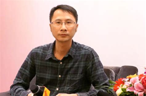黑龙江省鸡西市原副市长李传良被查，已外逃并转移部分赃款_腾讯视频