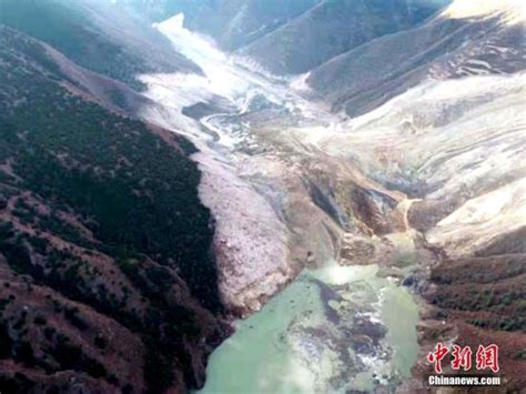 金沙江堰塞湖蓄水超1亿立方米 西藏投入万人救援_手机新浪网