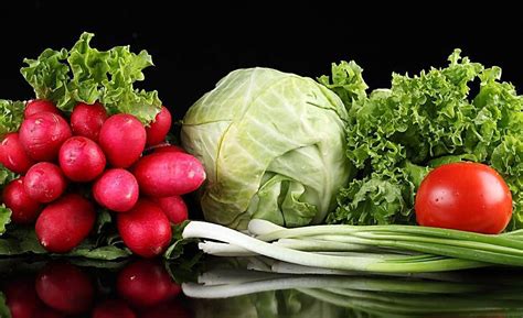 多吃蔬菜养生好，提醒：3种蔬菜表面没问题，实际上有毒还没营养_食物