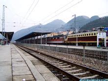 中国最坑人的6个火车站：你以为你到站了吗？还远着呢！
