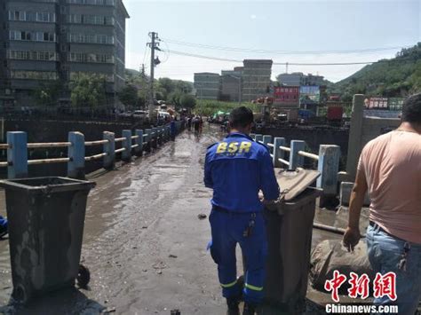 陕西子长县一小型坝溃塌洪水溢出 无人员伤亡