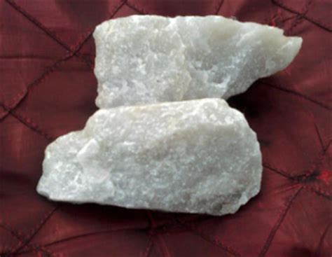 天然五彩水晶滚石 消磁石 碎石批发 鱼缸石 厂家直销-阿里巴巴