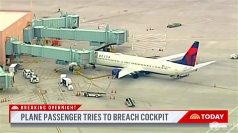 美国一乘客试图闯入飞机驾驶舱 导致航班中途降落_航空要闻_资讯_航空圈