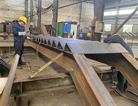 减少钢结构加工焊接热变形的4个方法-南充市洋意钢构彩板有限公司