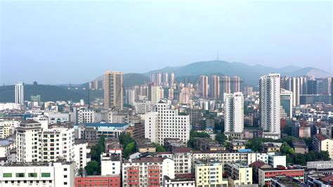 荆门市房地产开发投资销售数据及房价走势分析