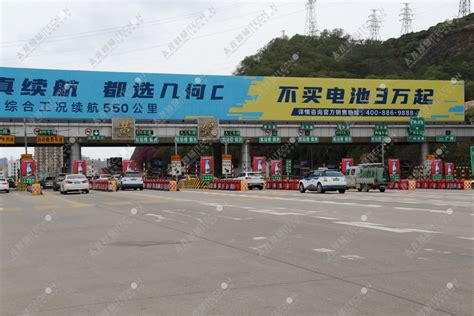 深圳鹤洲收费站呈现太龙智显LED广告机_太龙智显科技（深圳）有限公司