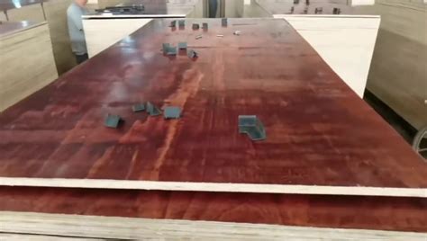 红板建筑工地用木模板厂家定制生产7层板-11层板厚薄均匀板面平整-阿里巴巴
