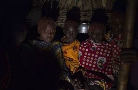 非洲女性割礼的意义 详解：非洲女人的割礼节是什么 - 遇奇吧
