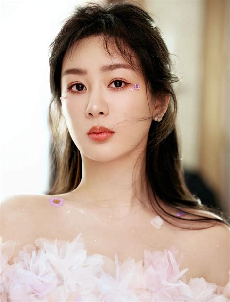 杨紫甜美女生头像图片