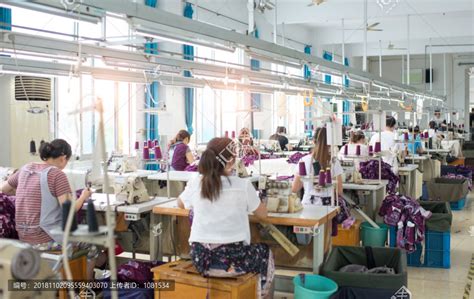 制衣厂女工在工作,制造业,各行各业,摄影素材,汇图网www.huitu.com
