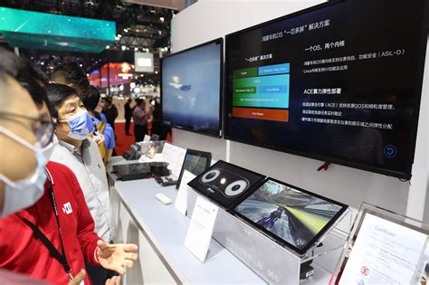 2021上海车展：华为亮出鸿蒙OS车机操作系统