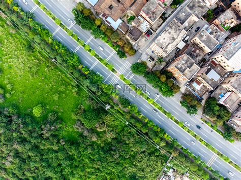 城市白天乡村道路空中航拍摄影图配图高清摄影大图-千库网