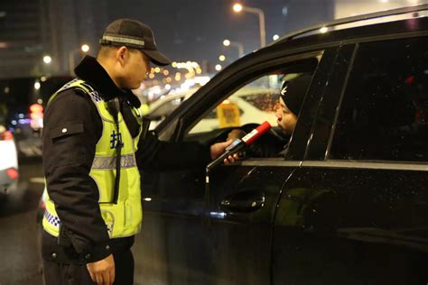 武汉交警对酒驾查缉实现“全时空”覆盖 涉酒类事故率下降34.3%_湖北频道_凤凰网