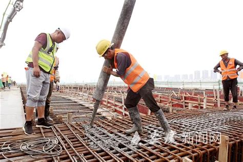 安庆：跨S228省道特大桥混凝土顺利浇筑 - 砼牛网