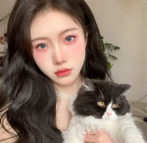 甜美女生闰蜜头像图片