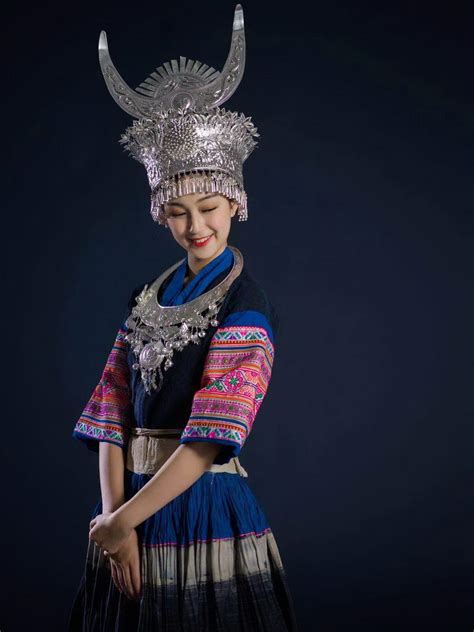 苗族古风头像图片女生