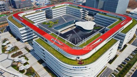 江苏徐州：600米环形“空中跑道”现东湖医学创新港-人民图片网