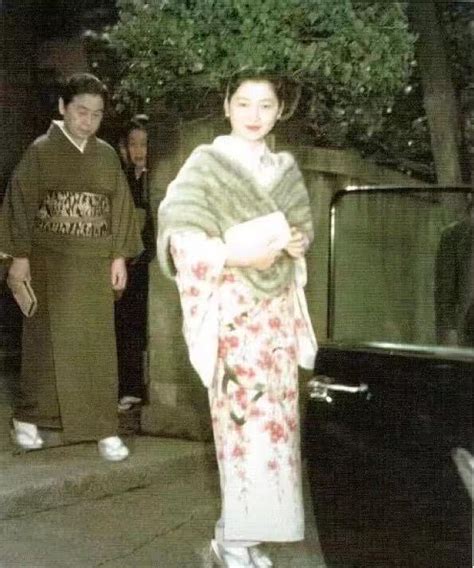 日本前皇后美智子年轻时的照片，张张罕见，值得珍藏