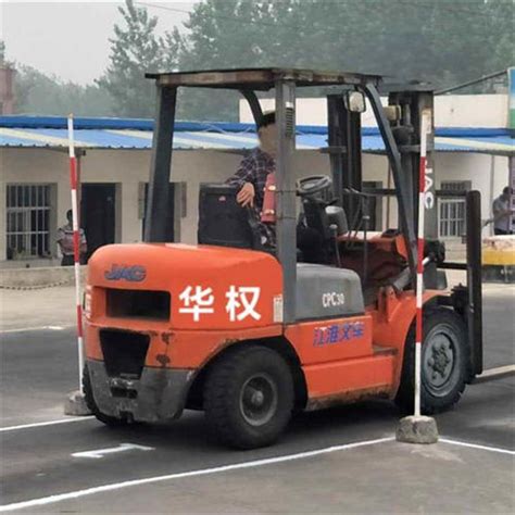 1.5吨锂电叉车_3吨电动叉车 - 郑州莱恩仓储设备