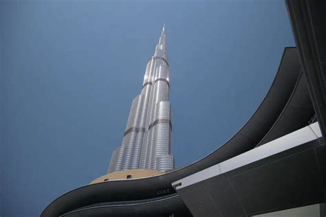 EXO占领迪拜地标，哈利法塔灯光秀炫丽开启 – 翼旅网ETopTour
