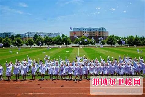 重庆市人和中学举行第36届田径运动会