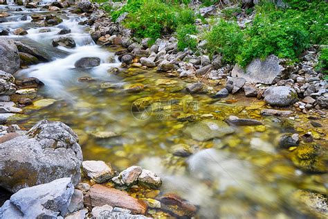 山中流水的小溪高清图片下载-正版图片300378262-摄图网